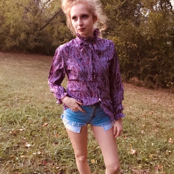 Vintage Tops - Vintage 80s secretary blouse with pussy bow